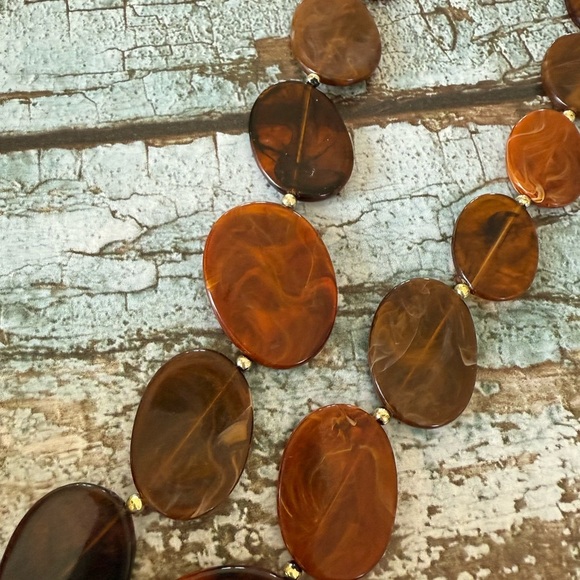 Elegant Brown Beaded Necklace - Picture 2 of 8